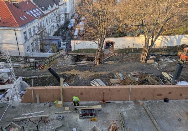 Na nové kuželně se na Karlově pracuje i o nedělích