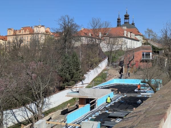 Revitalizace parku u hradeb, Horská ulice, březen 2026 – II.